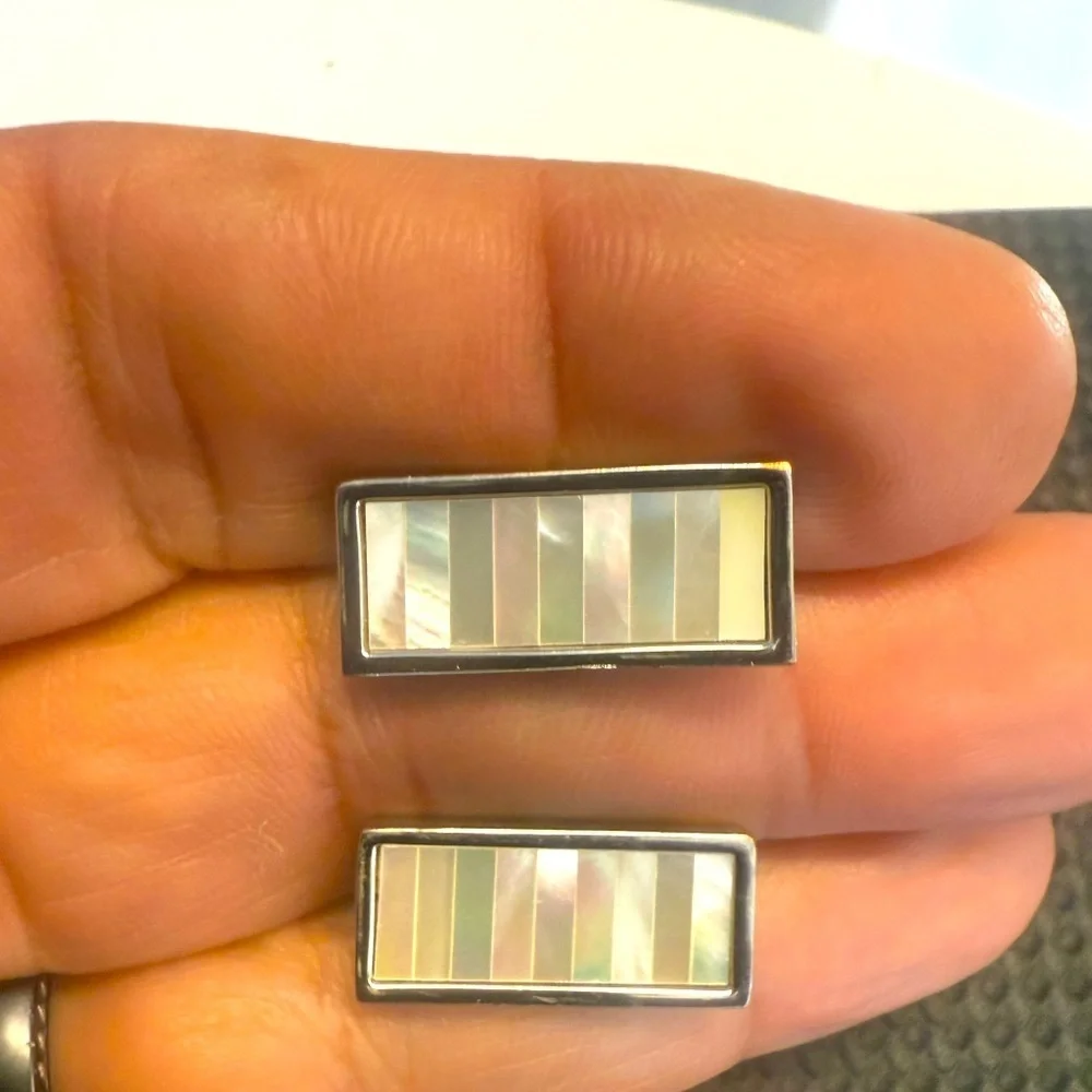 Jos A Banks Mother of Pearl Cufflinks. EA045